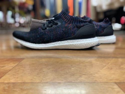 靴のスニーカー