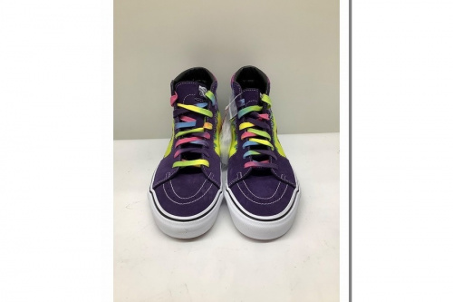ハイカットスニーカーのVans