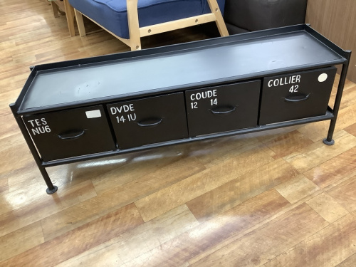 収納家具のチェスト