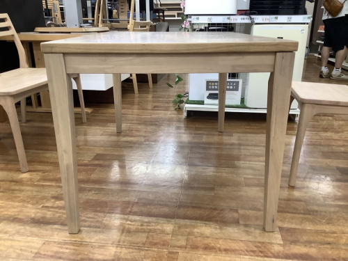 ウォールナット材・ビーチ材の起立木工