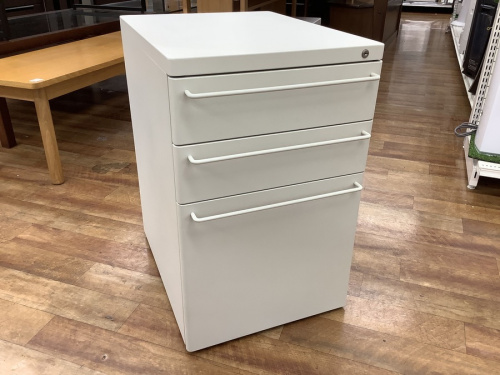 収納家具のキャビネット