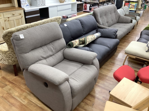 オットマン付き パーソナルチェアを入荷致しました！【川崎野川店 