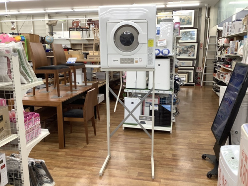 乾燥機のスタンド付き