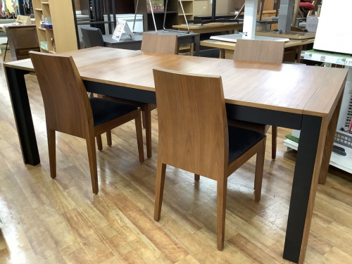 家具のダイニングセット