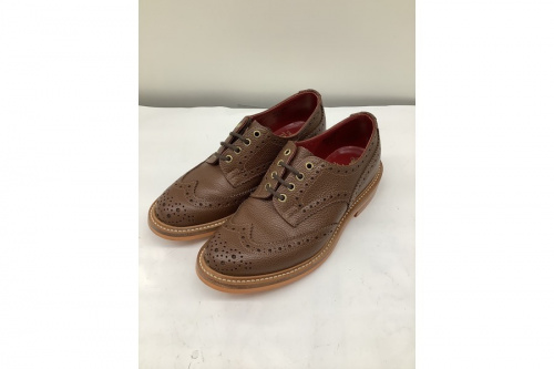 ウィングチップシューズのTrickers