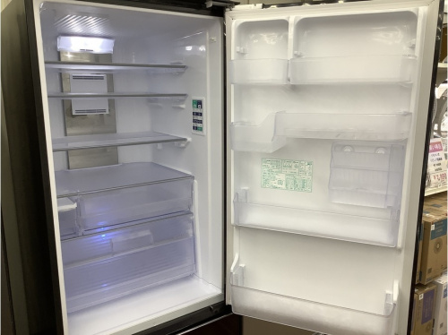 冷蔵庫の4ドア冷蔵庫