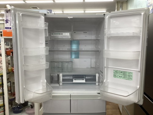 6ドア冷蔵庫のHITACHI(ヒタチ）