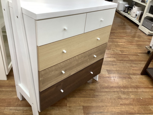 4段チェストの家具