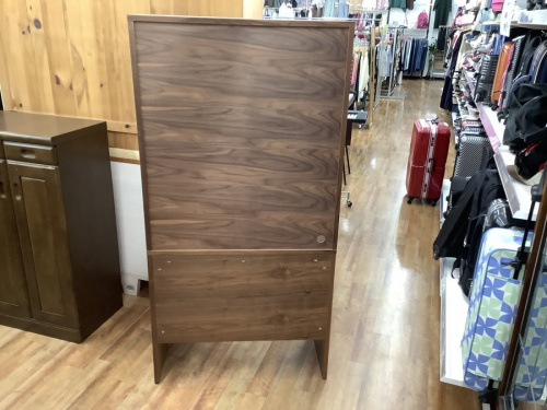 本収納のスタッキングキャビネット