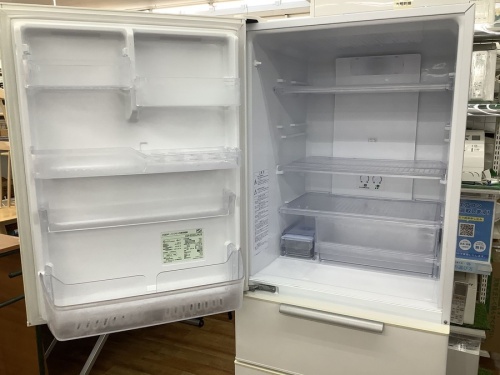 冷蔵庫の4ドア冷蔵庫