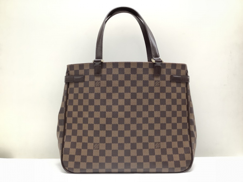 ダミエのハンドバッグ