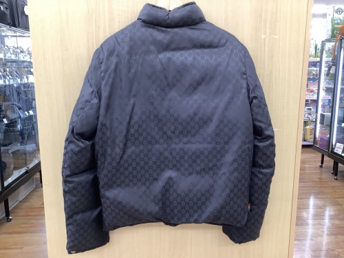 リバーシブルダウンジャケットのGUCCI