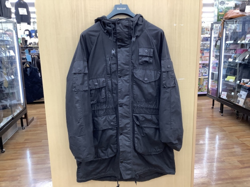 ジャケットのリバーシブルダウンジャケット