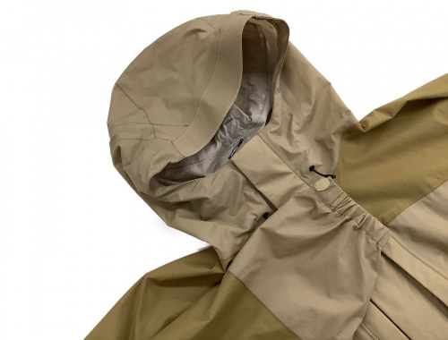 トップスのレインウェア