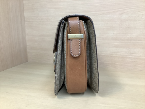 セリーヌのCELINE