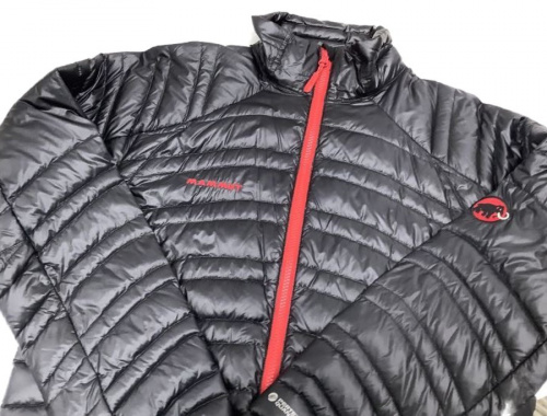 トップスのジャケット