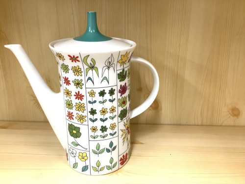 テーブルウェアの洋食器