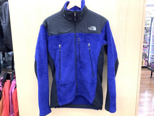 マウンテンバーサロフトジャケットのTHE NORTH FACE