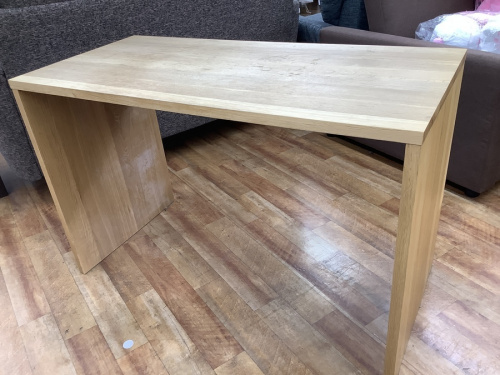 生活家具のデスク