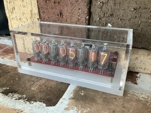 中古家電のニキシー管時計