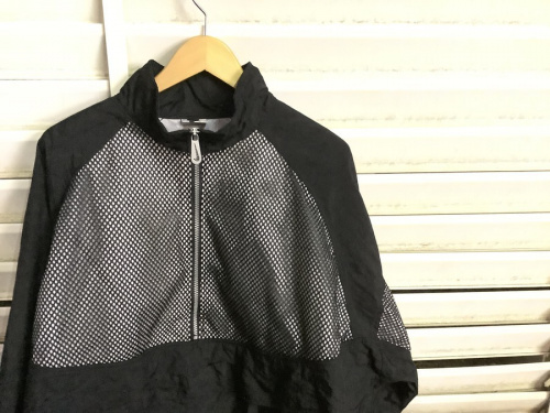 トップスのジャケット