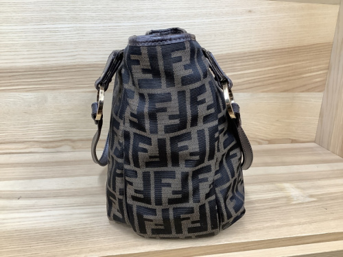 ショルダーバッグのFENDI