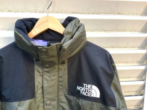 トップスのジャケット