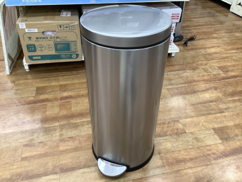 家具のダストボックス