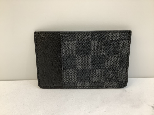 カードケースのLOUIS VUITTON