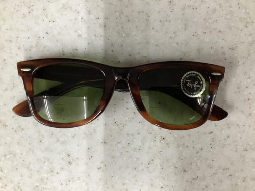 レイバンのRAY-BAN