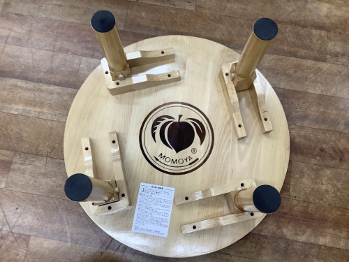 テーブルの丸テーブル