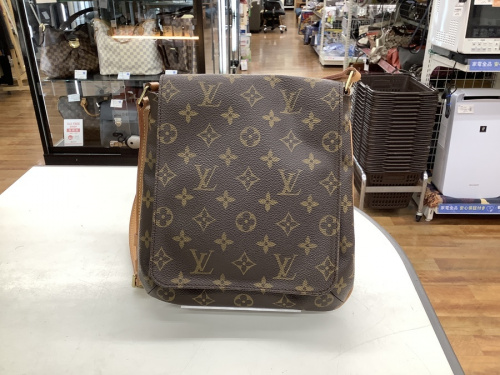 バッグのショルダーバッグ