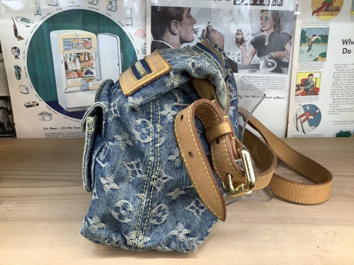 ショルダーバッグのLOUIS VUITTON