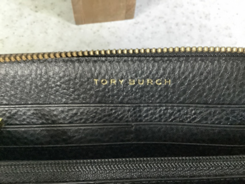 長財布のTORY BURCH