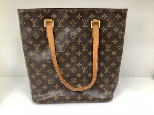 トートバッグのLOUIS VUITTON