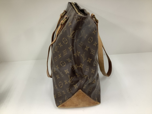 トートバッグのLOUIS VUITTON