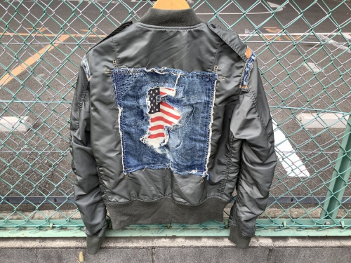 ミリタリージャケットのAVIREX(アビレックス)