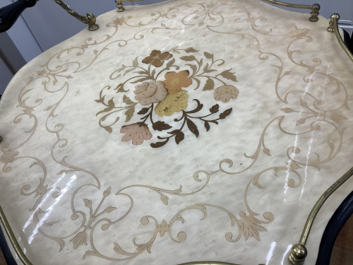アンティークワゴンの象嵌細工
