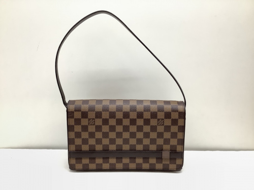 バッグのショルダーバッグ