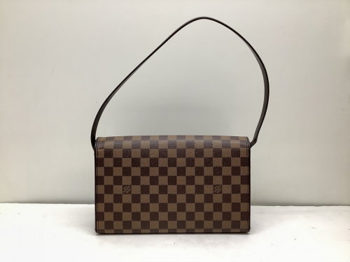 ショルダーバッグのLOUIS VUITTON