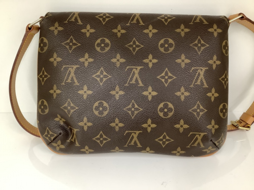 バッグのショルダーバッグ