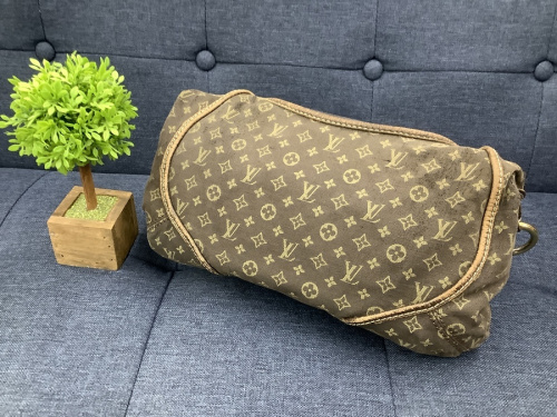 ブランド・ラグジュアリーのショルダーバッグ