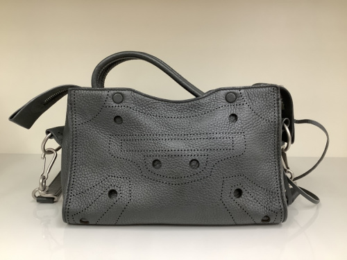 バッグのショルダーバッグ