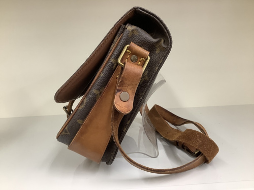 モノグラムのLOUIS VUITTON