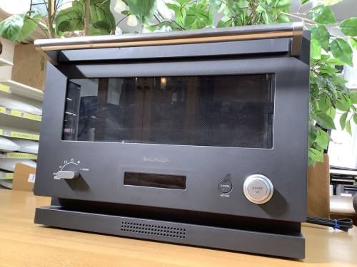 キッチン家電のオーブンレンジ