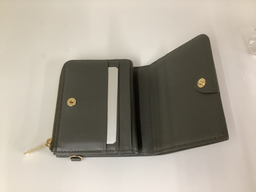 財布の2つ折り財布