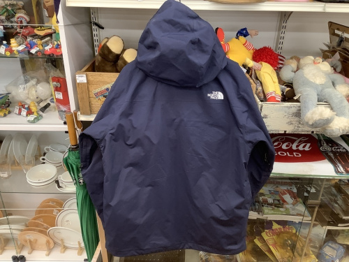 ジャケットのTHE NORTH FACE