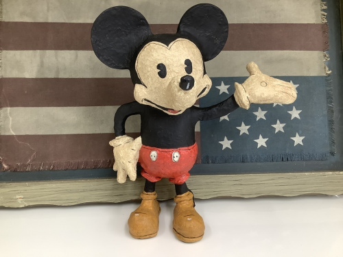 Disneyの75周年記念メダル