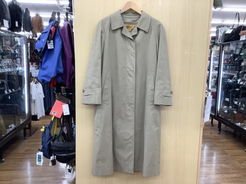 ステンカラーコートのBurberrys(バーバリーズ)