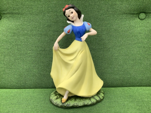 Disneyのガーデンスタチュー